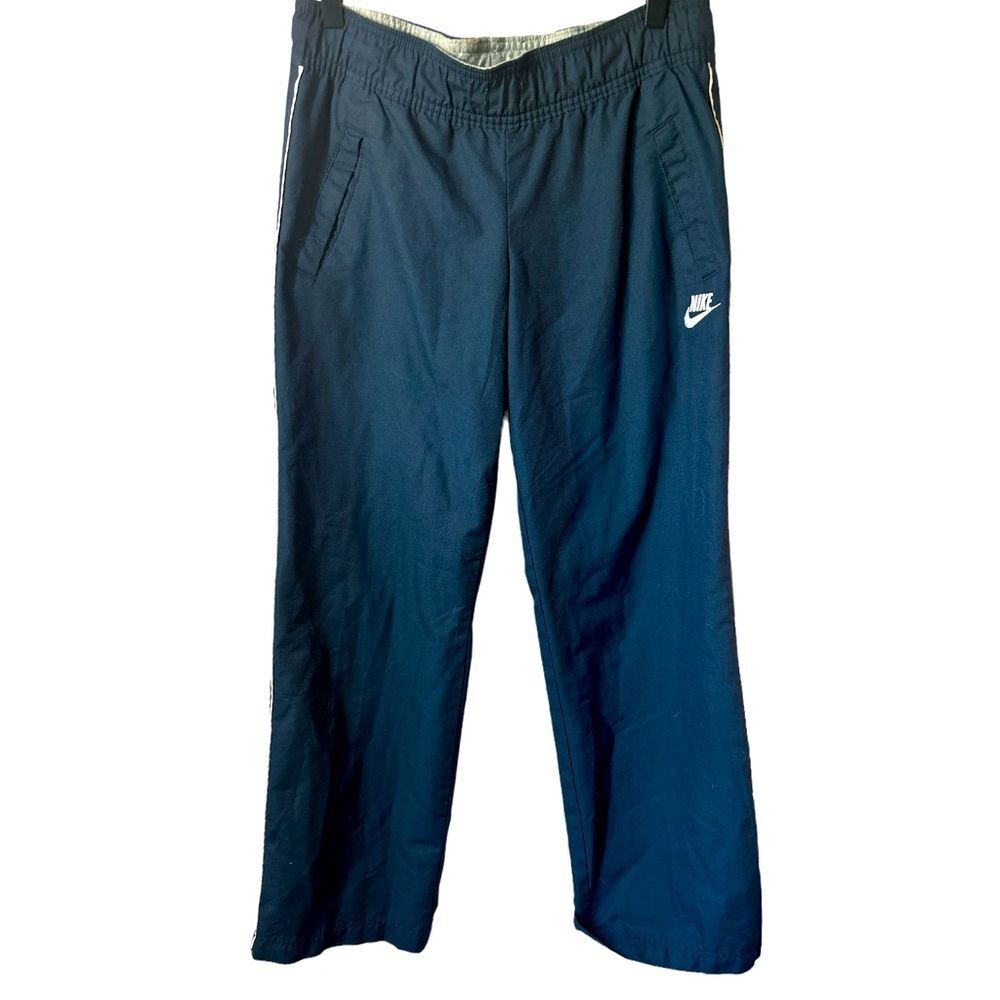 VTG Nike straight leg wind pant women’s small (4-6) sporty streetwear w/o string